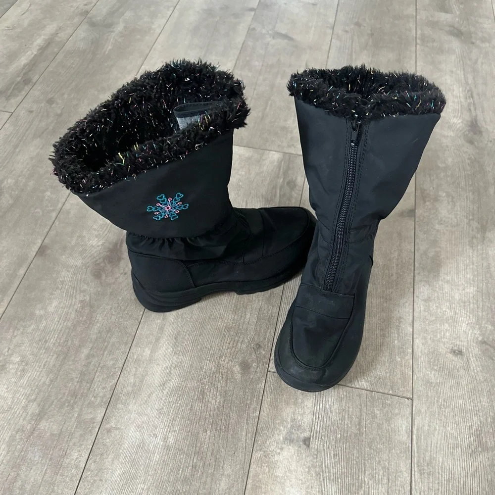 Adorable 2012 Circo Retro Girl’s Vintage Inspired Snow Boots Warm Cozy Sz 3 EUC